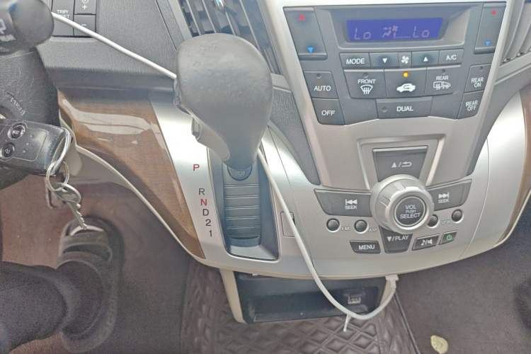 Used Honda Odyssey 2013 2.4L Luxury Edition Gear Lever