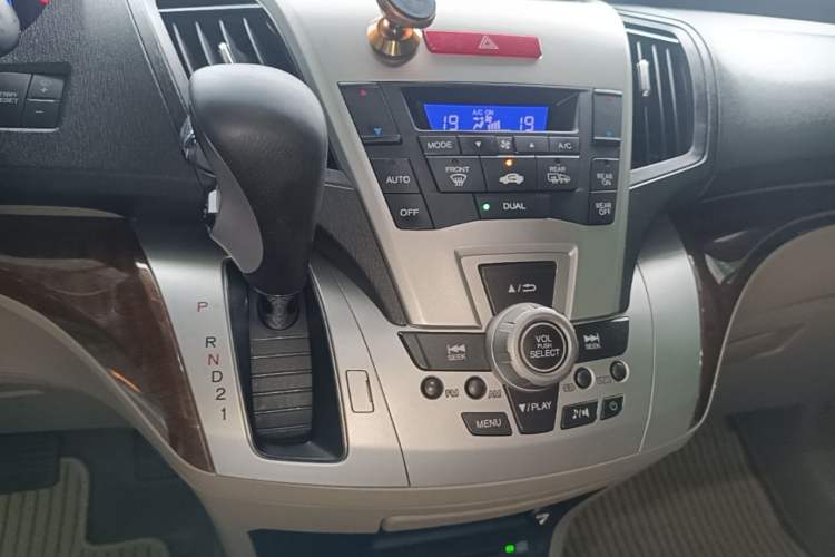 Used Honda Odyssey 2013 2.4L Luxury Edition Gear Lever