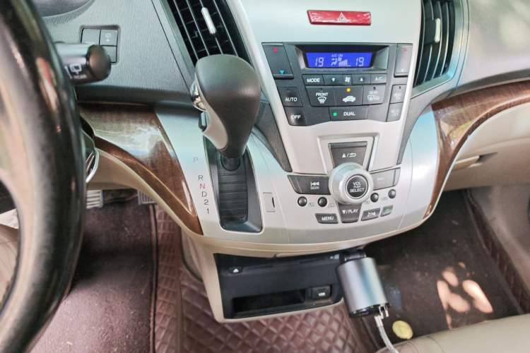 Used Honda Odyssey 2013 2.4L Luxury Edition Gear Lever