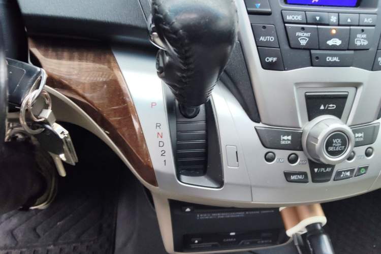 Used Honda Odyssey 2013 2.4L Luxury Edition Gear Lever