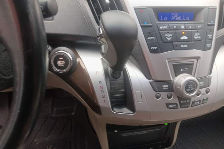 Used Honda Odyssey 2013 2.4L Luxury Edition Gear Lever