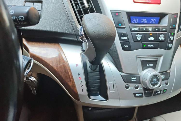 Used Honda Odyssey 2013 2.4L Luxury Edition Gear Lever