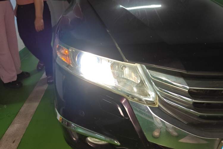Used Honda Odyssey 2013 2.4L Luxury Edition Right Front Headlight