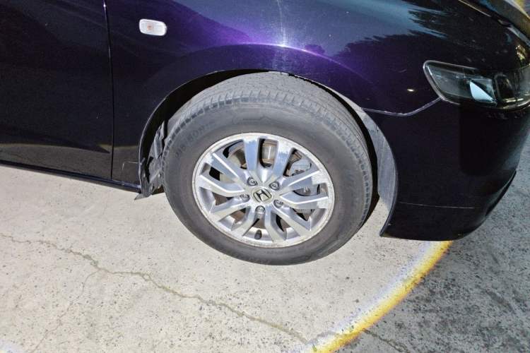 Used Honda Odyssey 2013 2.4L Comfort Edition Right Front Wheel Hub