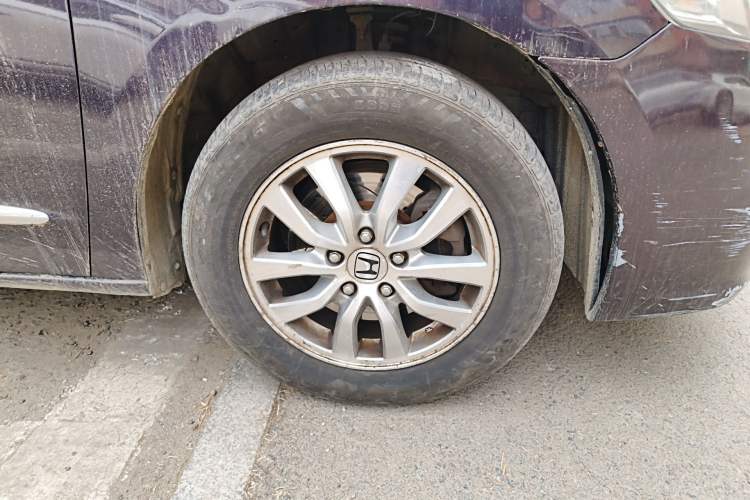 Used Honda Odyssey 2013 2.4L Elite Edition Right Front Wheel Hub