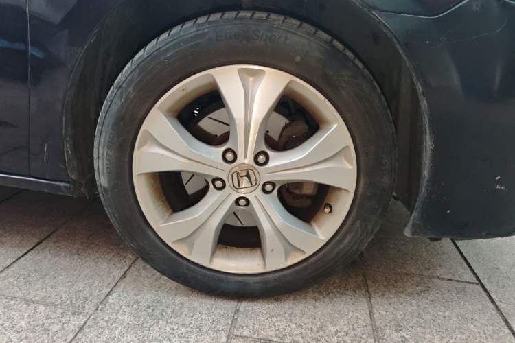 Used Honda Odyssey 2013 2.4L Luxury Edition Right Front Wheel Hub