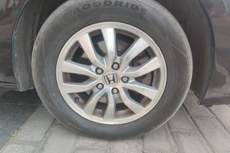 Used Honda Odyssey 2013 2.4L Elite Edition Right Front Wheel Hub