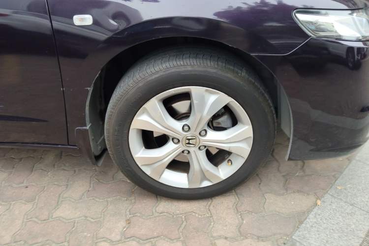 Used Honda Odyssey 2013 2.4L Luxury Edition Right Front Wheel Hub