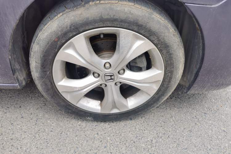 Used Honda Odyssey 2013 2.4L Luxury Edition Right Front Wheel Hub