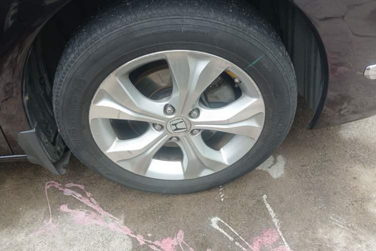 Used Honda Odyssey 2013 2.4L Luxury Edition Right Front Wheel Hub