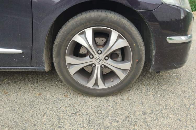 Used Honda Odyssey 2013 2.4L Luxury Edition Right Front Wheel Hub