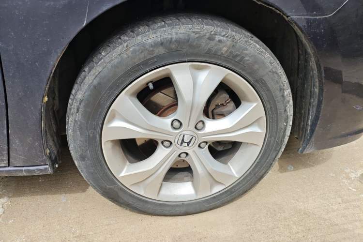 Used Honda Odyssey 2013 2.4L Luxury Edition Right Front Wheel Hub