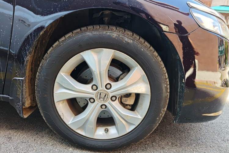 Used Honda Odyssey 2013 2.4L Luxury Edition Right Front Wheel Hub