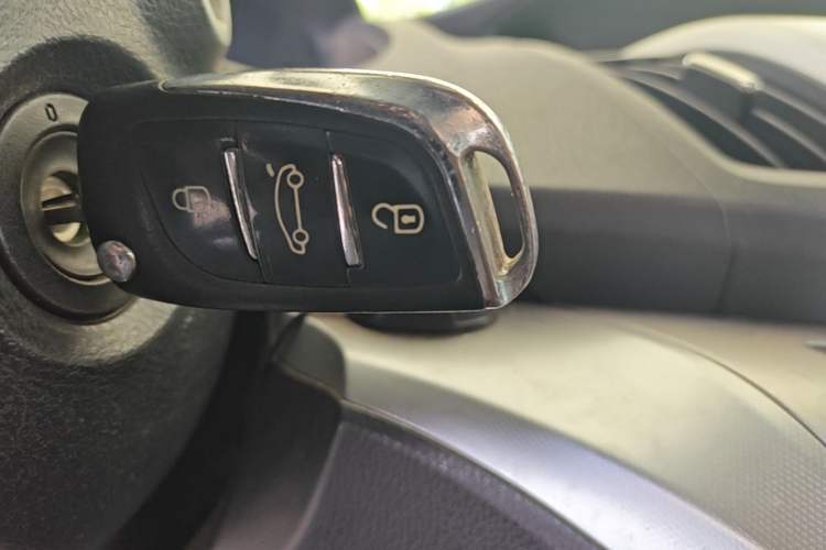 Used Honda Odyssey 2013 2.4L Sport Edition Vehicle Key