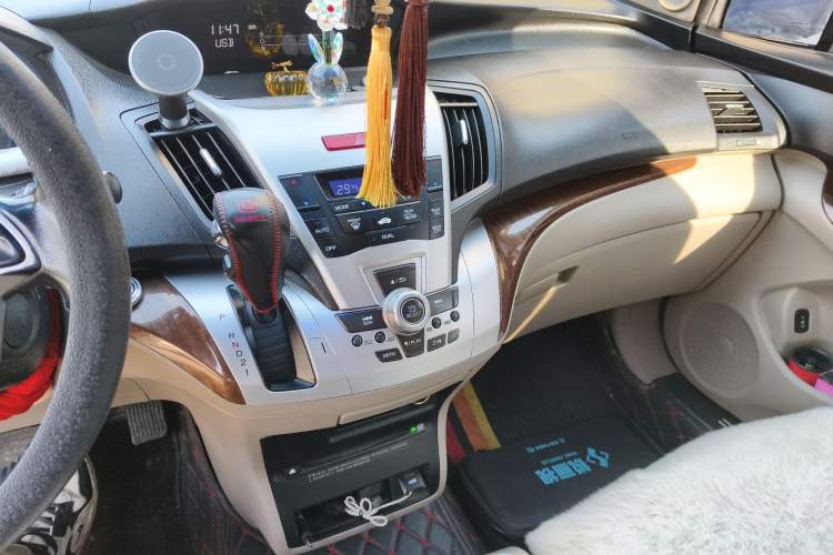 Used Honda Odyssey 2013 2.4L Elite Edition Audio And AC Panel