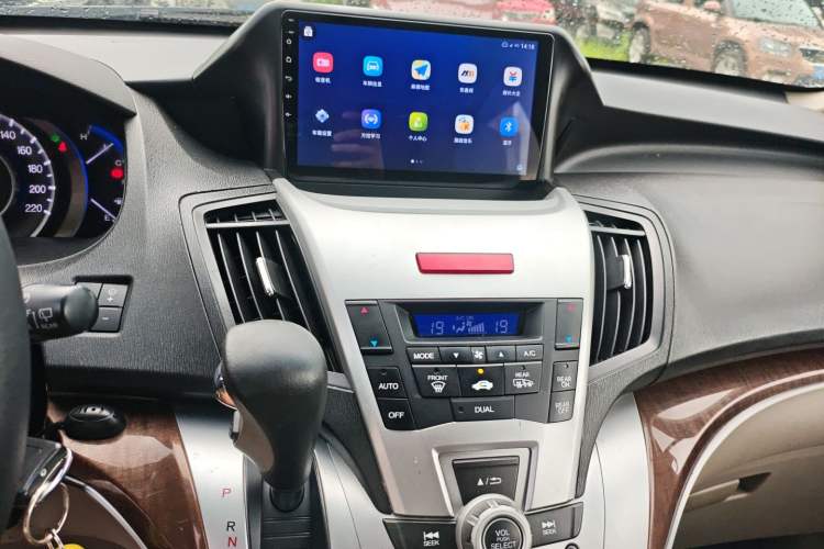 Used Honda Odyssey 2013 2.4L Luxury Edition Audio And AC Panel