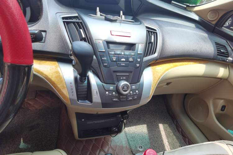 Used Honda Odyssey 2013 2.4L Luxury Edition Audio And AC Panel