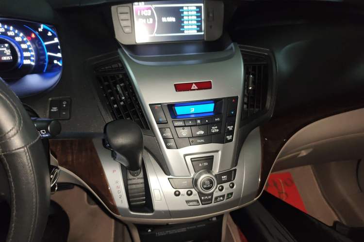 Used Honda Odyssey 2013 2.4L Elite Edition Audio And AC Panel