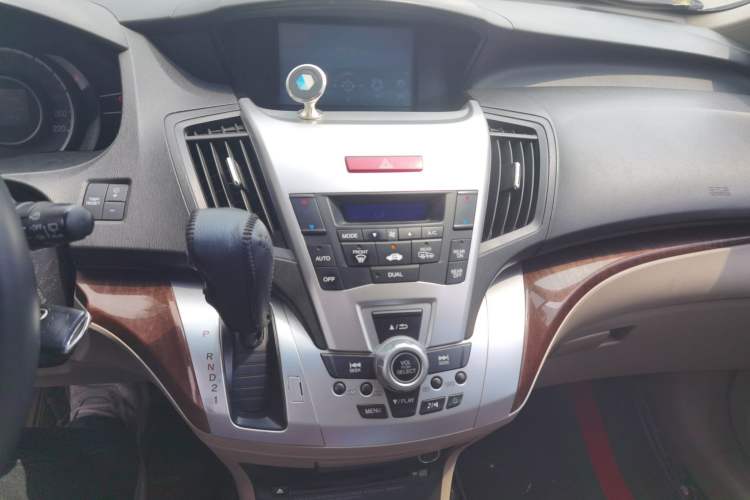 Used Honda Odyssey 2013 2.4L Luxury Edition Audio And AC Panel