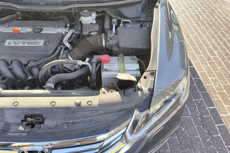 Used Honda Odyssey 2013 2.4L Elite Edition Engine Bay Left