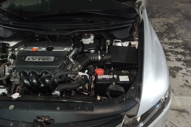 Used Honda Odyssey 2013 2.4L Elite Edition Engine Bay Left
