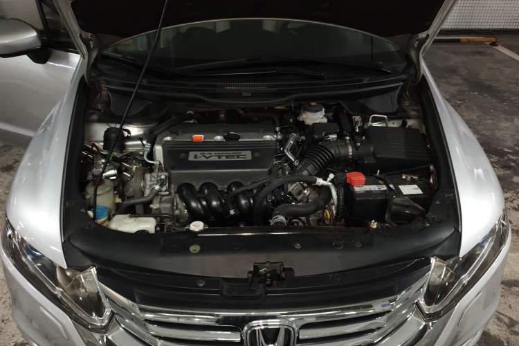 Used Honda Odyssey 2013 2.4L Elite Edition Engine Bay