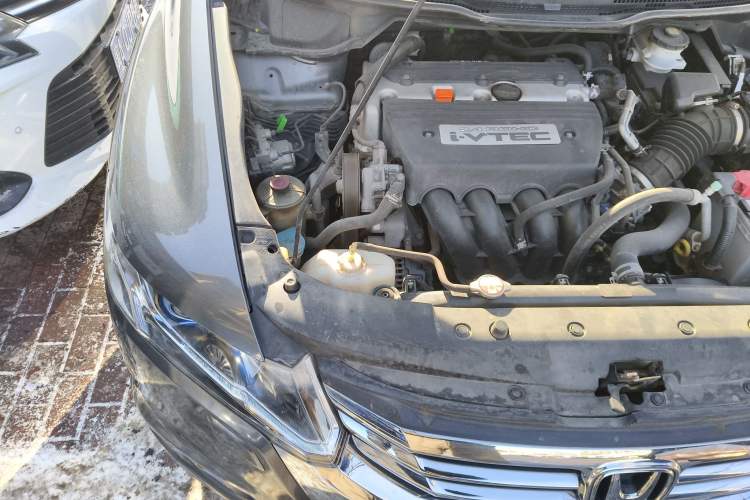 Used Honda Odyssey 2013 2.4L Elite Edition Engine Bay Right