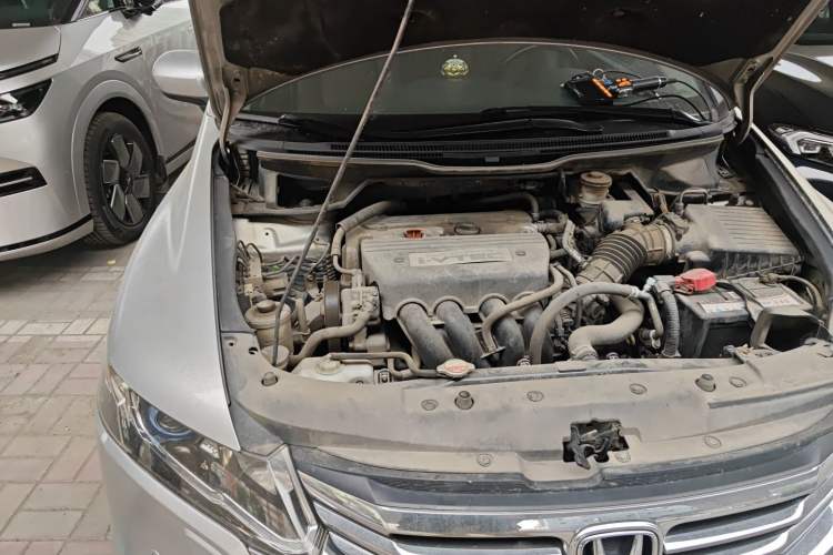 Used Honda Odyssey 2013 2.4L Luxury Edition Engine Bay Right