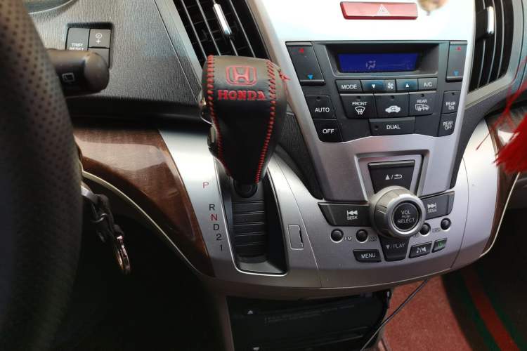 Used Honda Odyssey 2013 2.4L Luxury Edition Gear Lever