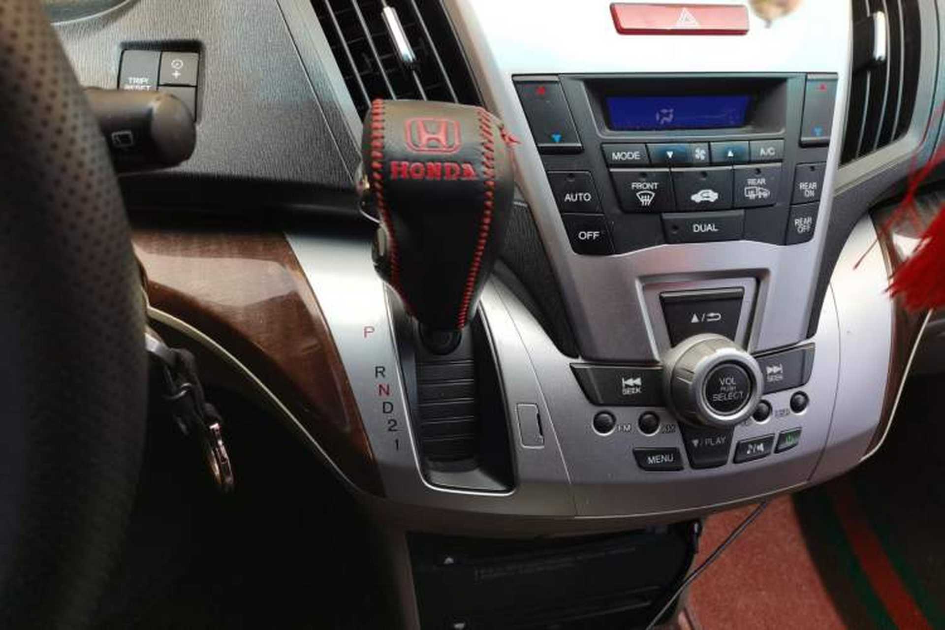 Used Honda Odyssey 2013 2.4L Luxury Edition Gear Lever