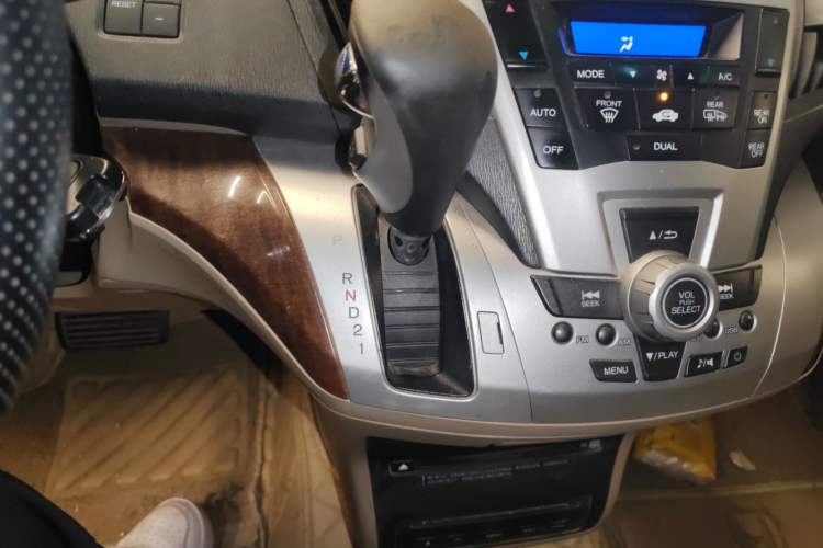 Used Honda Odyssey 2013 2.4L Luxury Edition Gear Lever