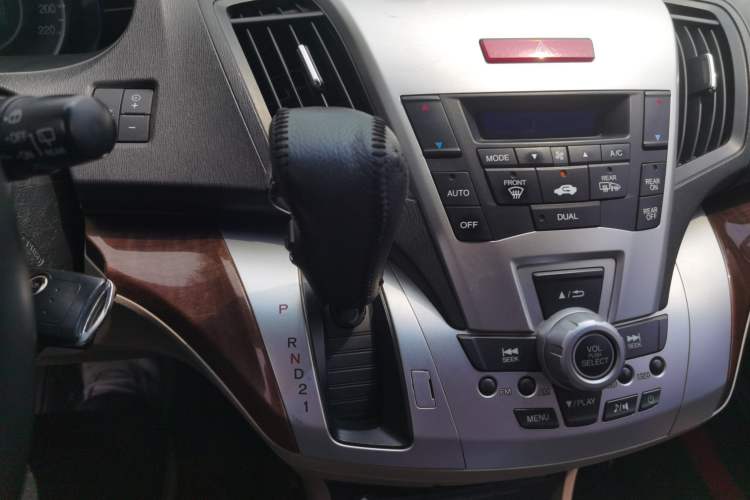 Used Honda Odyssey 2013 2.4L Luxury Edition Gear Lever