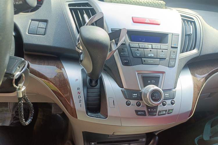 Used Honda Odyssey 2013 2.4L Luxury Edition Gear Lever