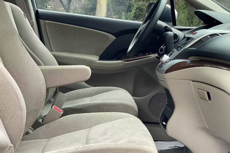 Used Honda Odyssey 2013 2.4L Comfort Edition Interior 9