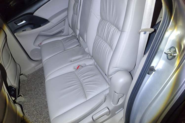 Used Honda Odyssey 2013 2.4L Elite Edition Left Rear Seat