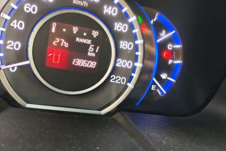Used Honda Odyssey 2013 2.4L Luxury Edition Odometer Close Up