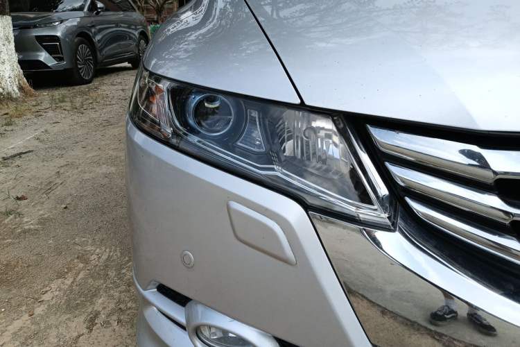 Used Honda Odyssey 2013 2.4L Sport Edition Right Front Headlight
