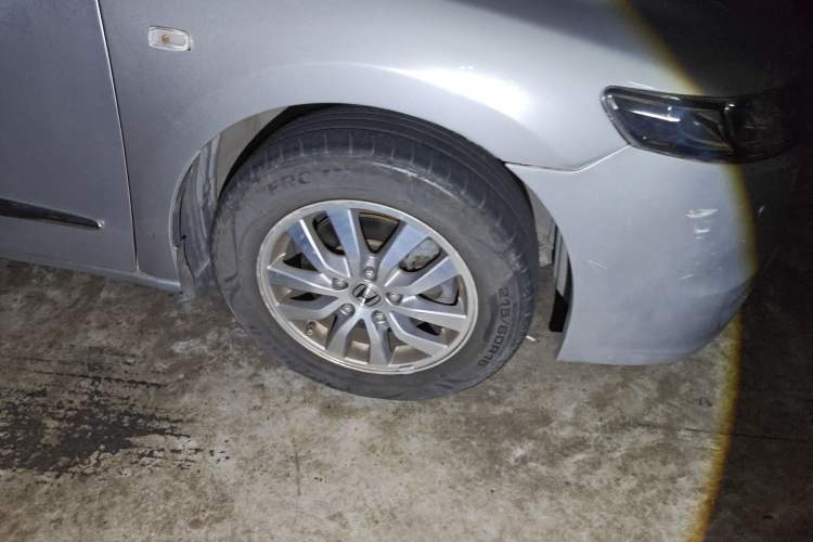 Used Honda Odyssey 2013 2.4L Elite Edition Right Front Wheel Hub
