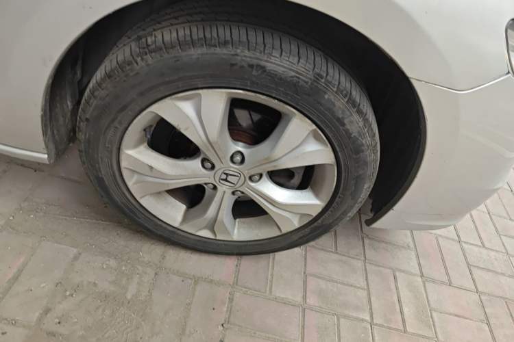 Used Honda Odyssey 2013 2.4L Luxury Edition Right Front Wheel Hub