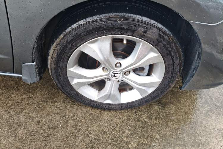 Used Honda Odyssey 2013 2.4L Luxury Edition Right Front Wheel Hub