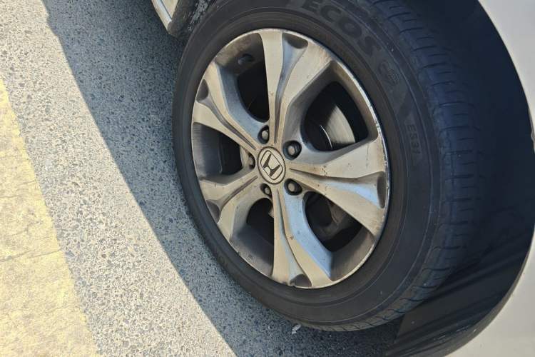 Used Honda Odyssey 2013 2.4L Luxury Edition Right Front Wheel Hub