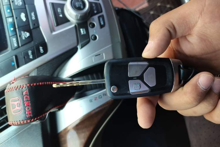 Used Honda Odyssey 2013 2.4L Luxury Edition Vehicle Key