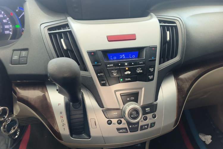Used Honda Odyssey 2013 2.4L Luxury Edition Audio And AC Panel