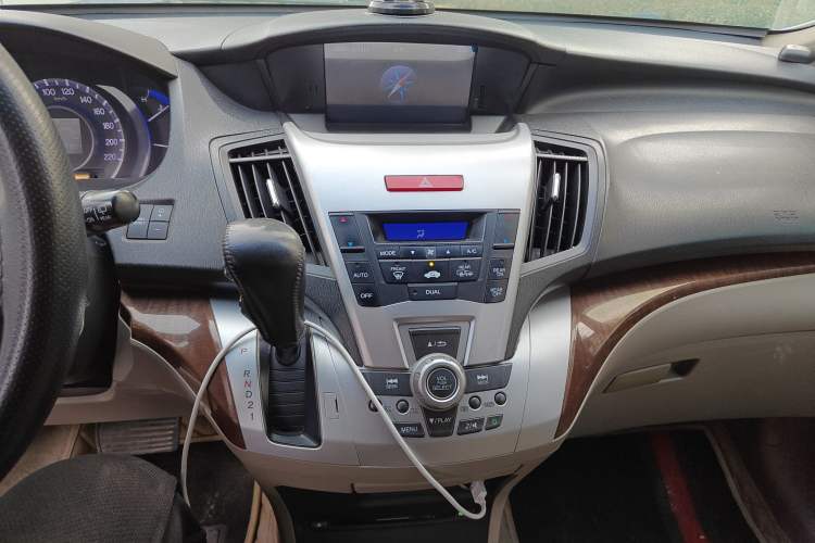 Used Honda Odyssey 2013 2.4L Luxury Edition Audio And AC Panel