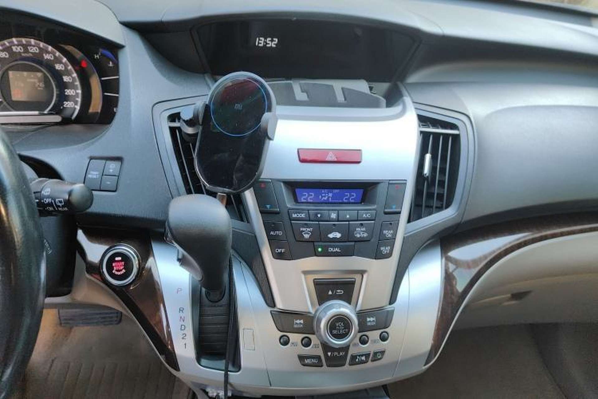 Used Honda Odyssey 2013 2.4L Luxury Edition Audio And AC Panel