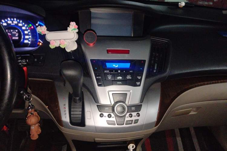 Used Honda Odyssey 2013 2.4L Luxury Edition Audio And AC Panel