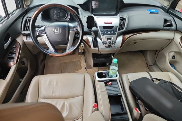 Used Honda Odyssey 2013 2.4L Luxury Edition Center Console