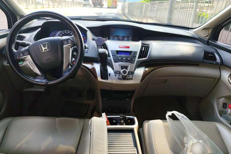 Used Honda Odyssey 2013 2.4L Luxury Edition Center Console