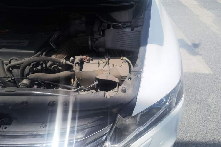 Used Honda Odyssey 2013 2.4L Luxury Edition Engine Bay Left