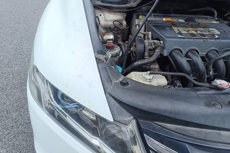 Used Honda Odyssey 2013 2.4L Luxury Edition Engine Bay Right